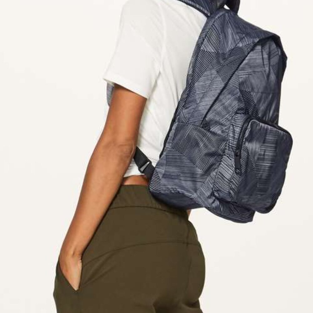 LULULEMON Everywhere Backpack – NWT - Etch Maxi Ice / Grey Black